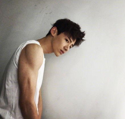 娱乐圈理性吃瓜白敬亭